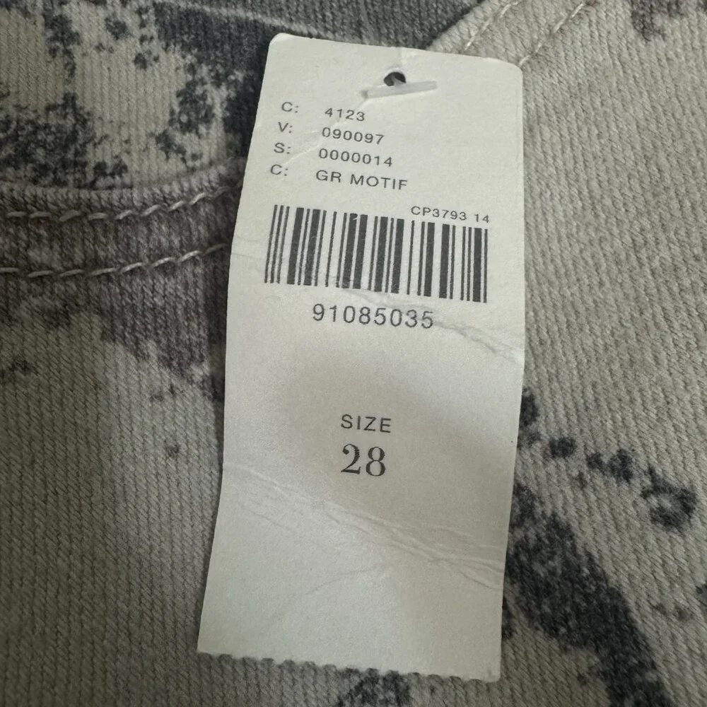 Pilcro Gray and Cream Abstract Women's Flare Jeans - Picture 12 of 12